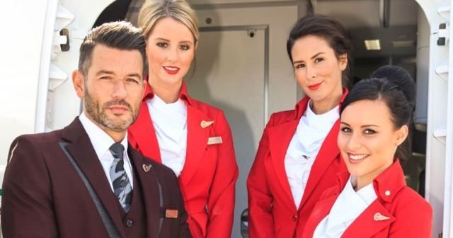 Salário comissário de voo Emirates Etihad Qatar Airways – rendimentos em Dubai, Abu Dhabi e Doha.